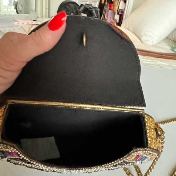 LULU Crossbody Beaded Clam Shell Purse w/ Metal Strap, Multi Colored Beads NWOT - Picture 5 of 6